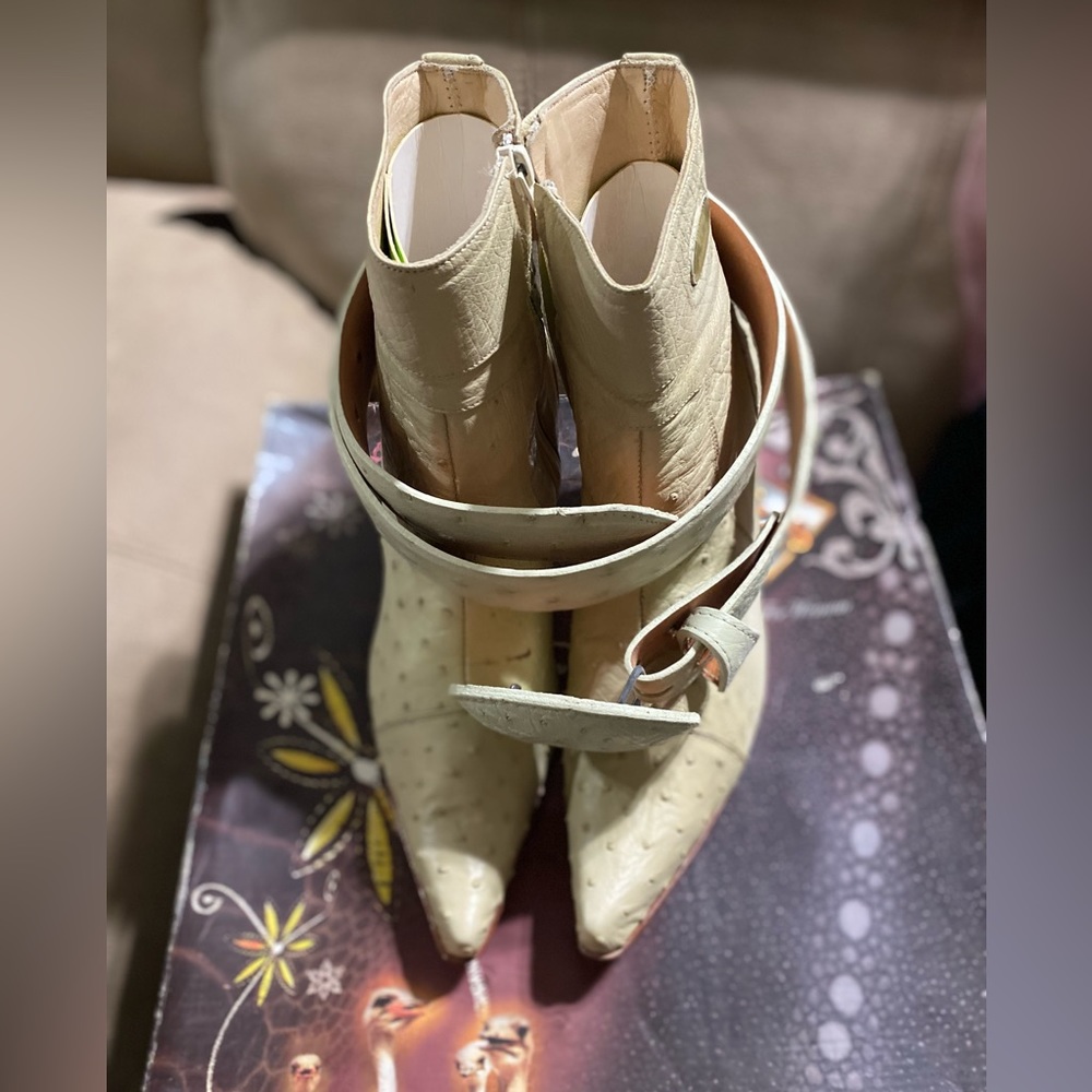 Brand new size 9 boots and matching belt.